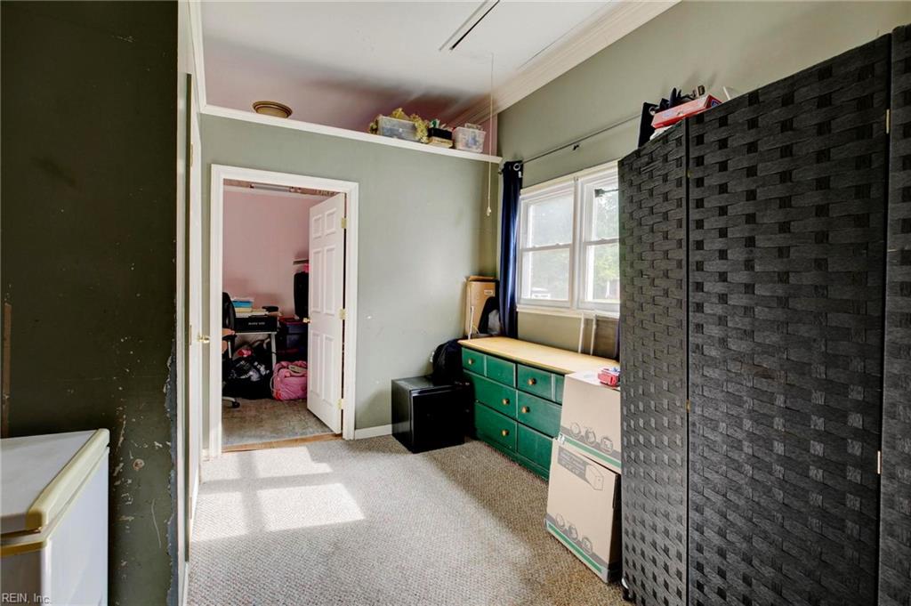 16 Alexander DR