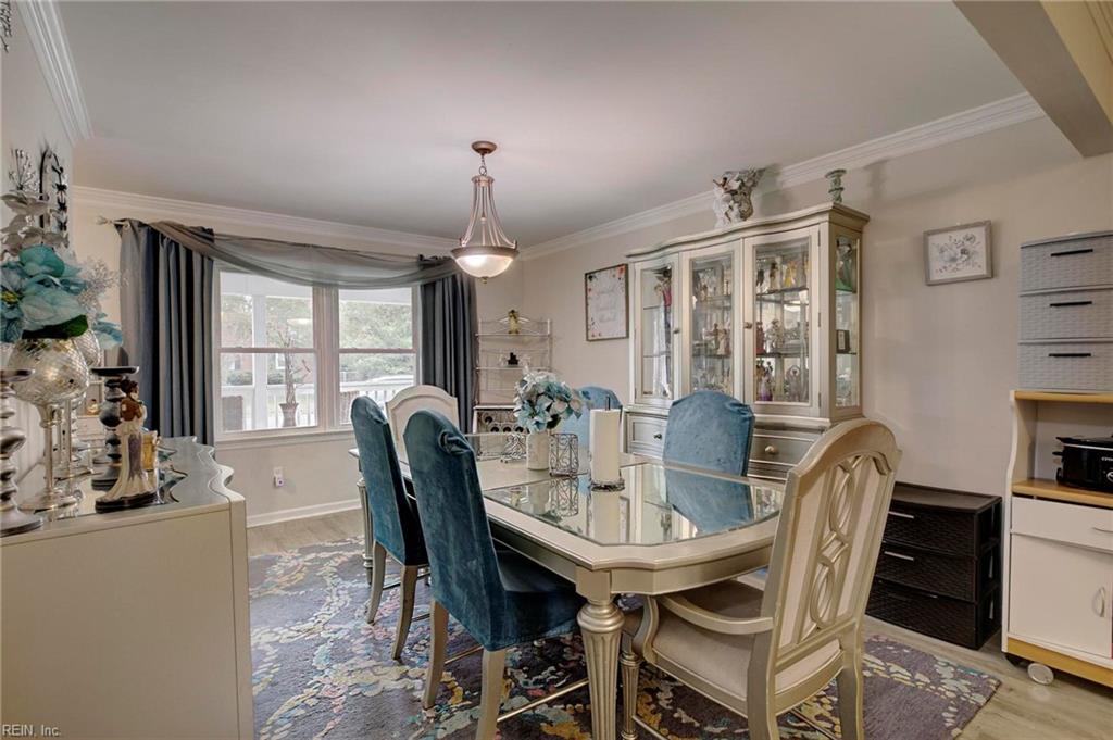 16 Alexander DR