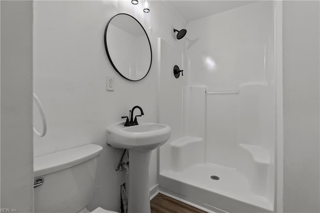1116 Old Williamsburg RD