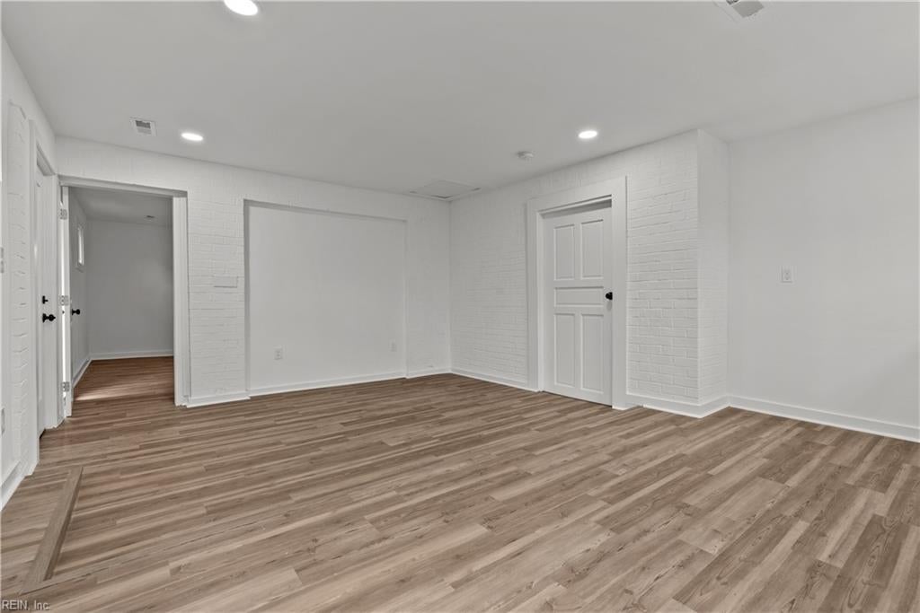 1116 Old Williamsburg RD