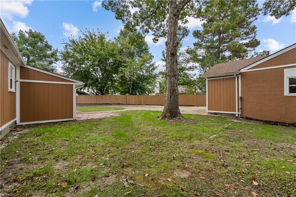 1116 Old Williamsburg RD