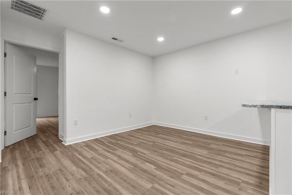 1116 Old Williamsburg RD