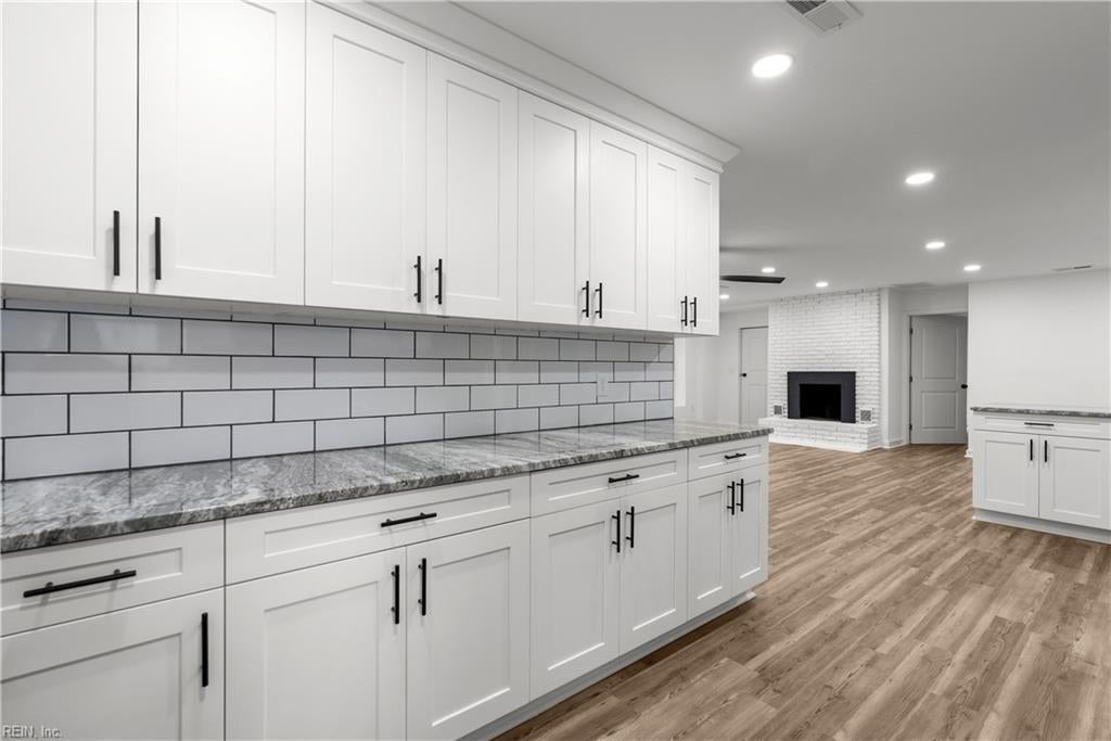 1116 Old Williamsburg RD