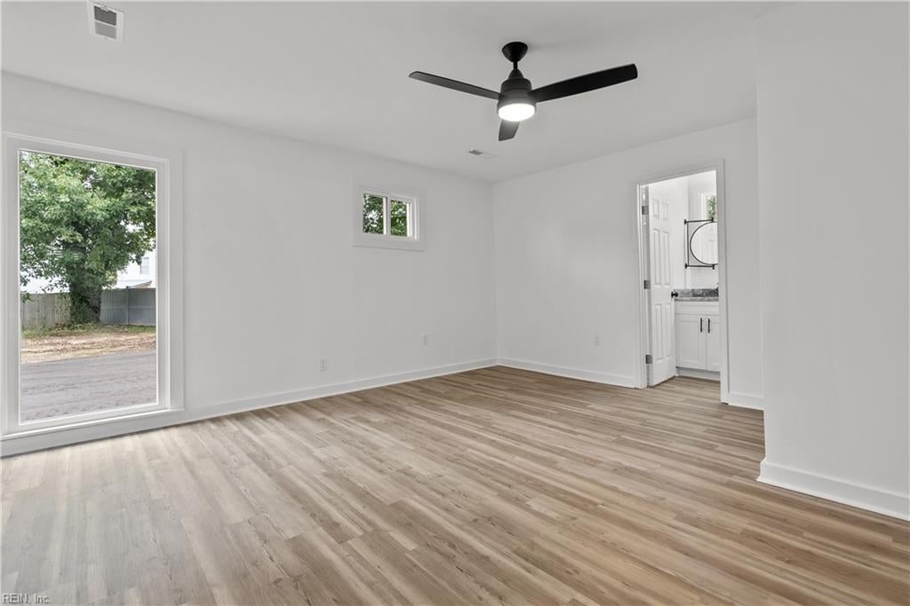 1116 Old Williamsburg RD