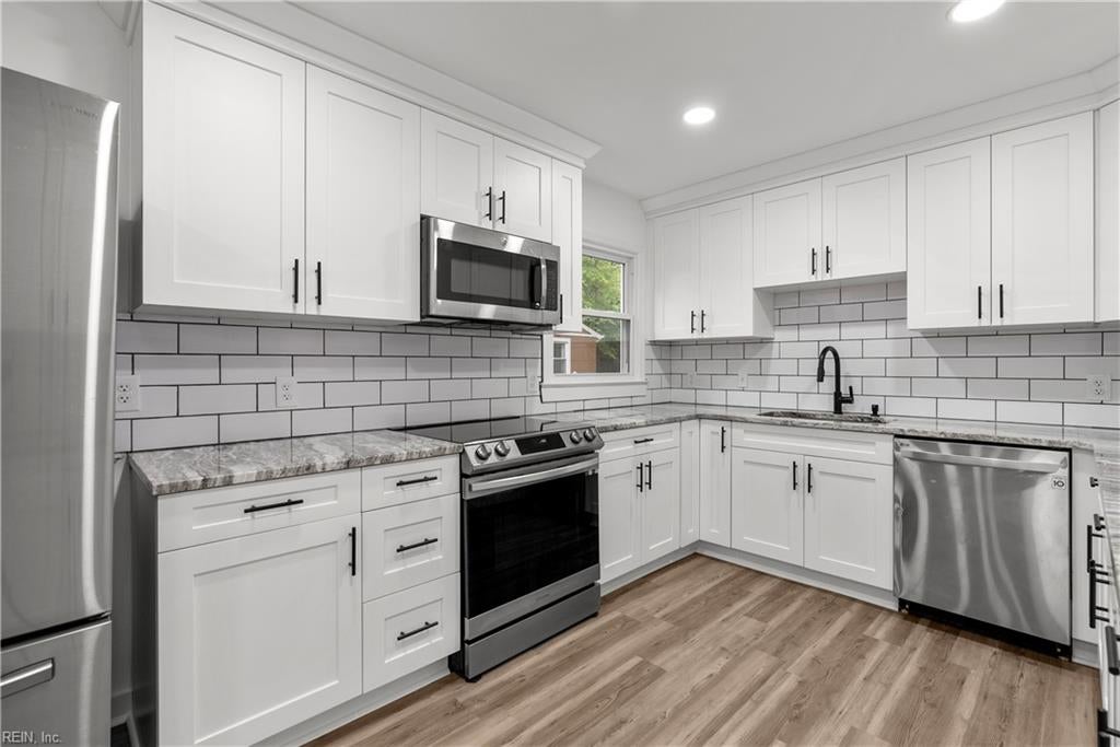 1116 Old Williamsburg RD