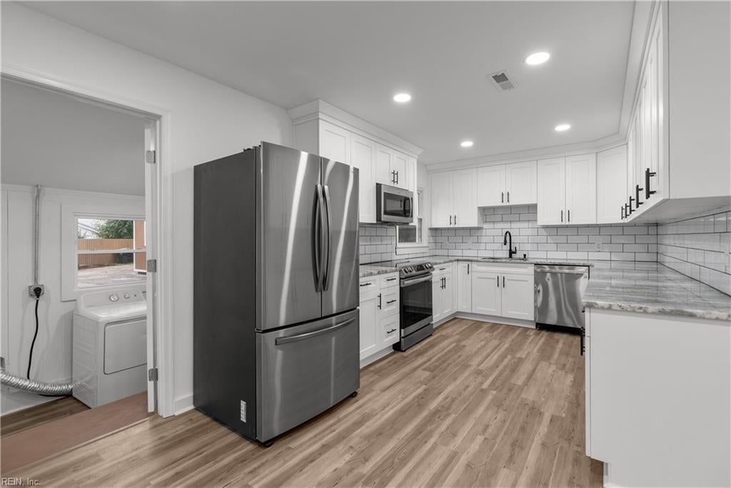 1116 Old Williamsburg RD