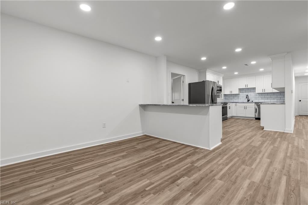 1116 Old Williamsburg RD