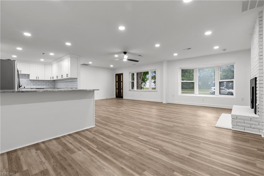 1116 Old Williamsburg RD
