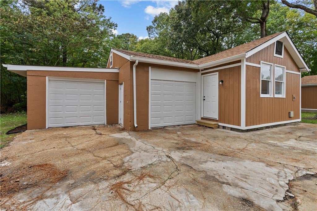 1116 Old Williamsburg RD