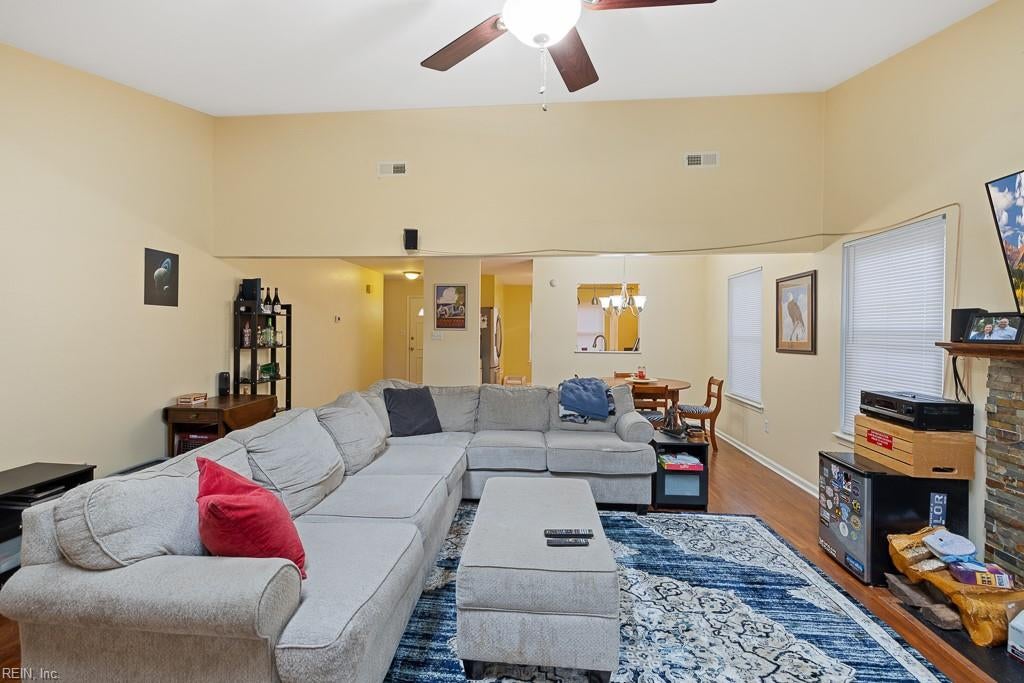 104 Wallace CT