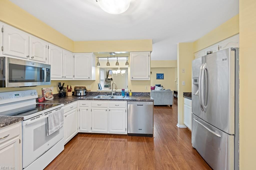 104 Wallace CT