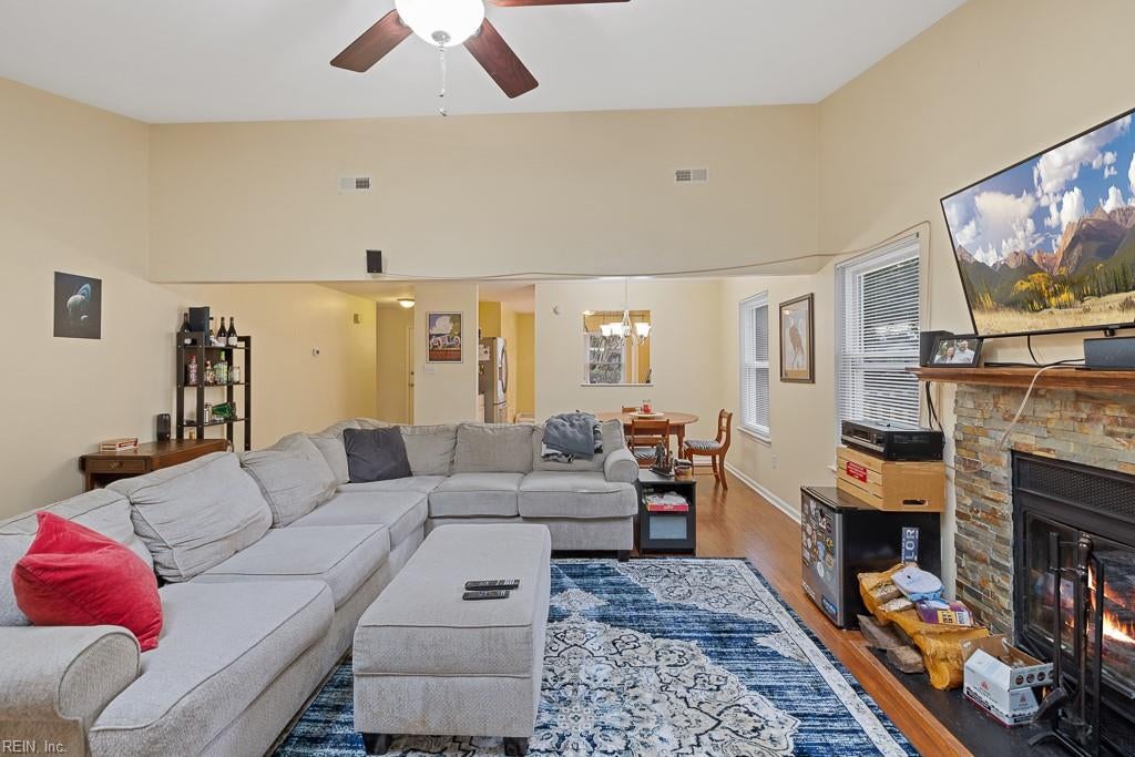 104 Wallace CT