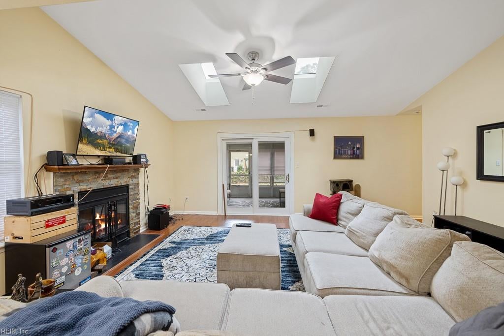 104 Wallace CT