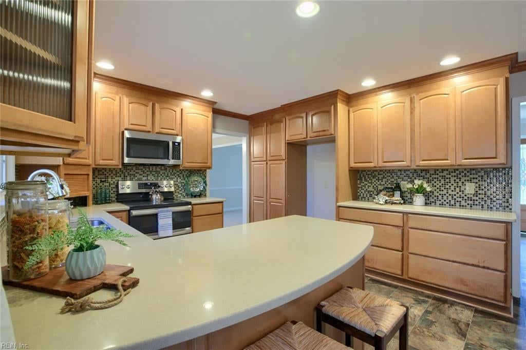 502 Meadowfield RD