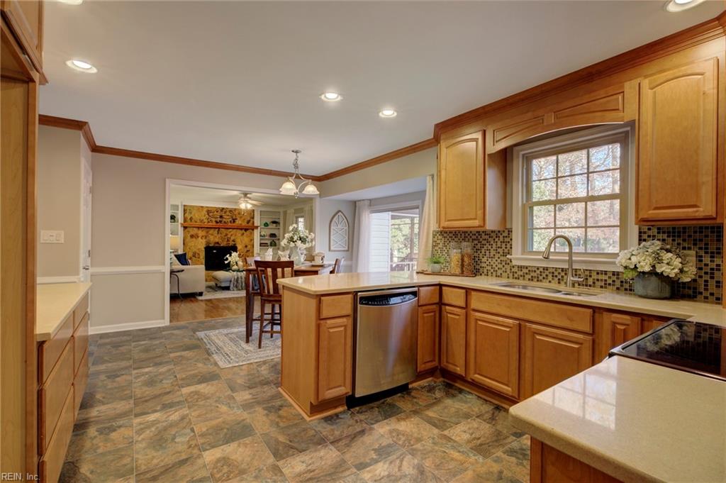 502 Meadowfield RD