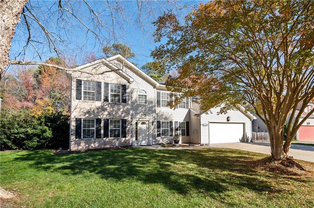 121 Hedgerow LN