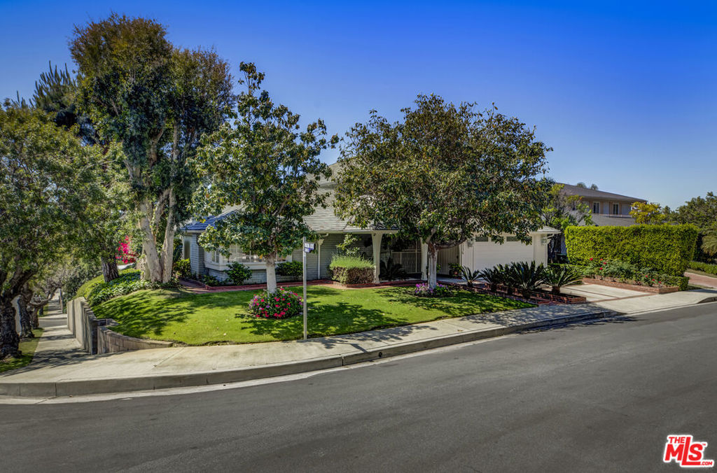 5136 Los Bonitos Way