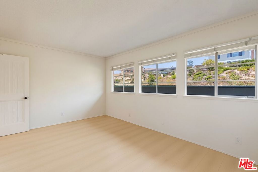 5136 Los Bonitos Way