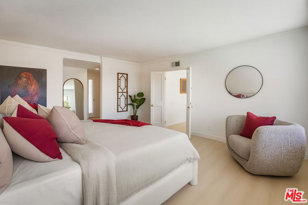 5136 Los Bonitos Way