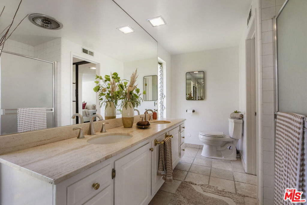 5136 Los Bonitos Way