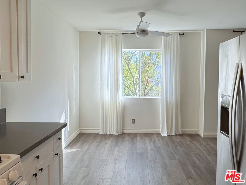 10707 Camarillo Street 117