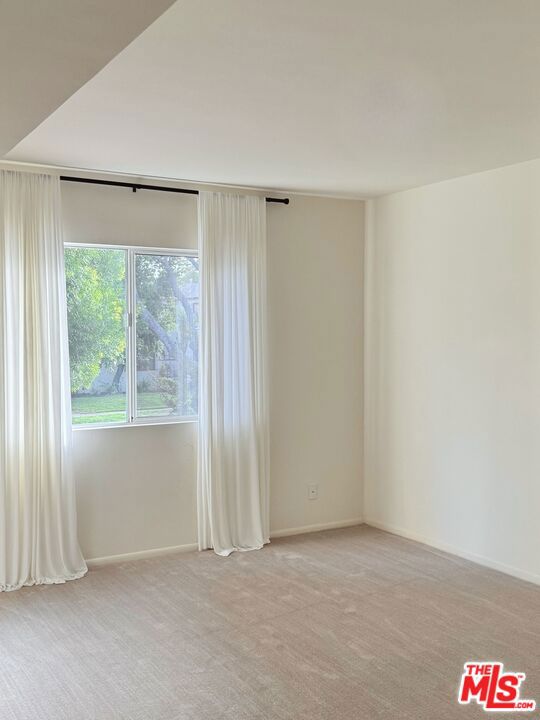 10707 Camarillo Street 117