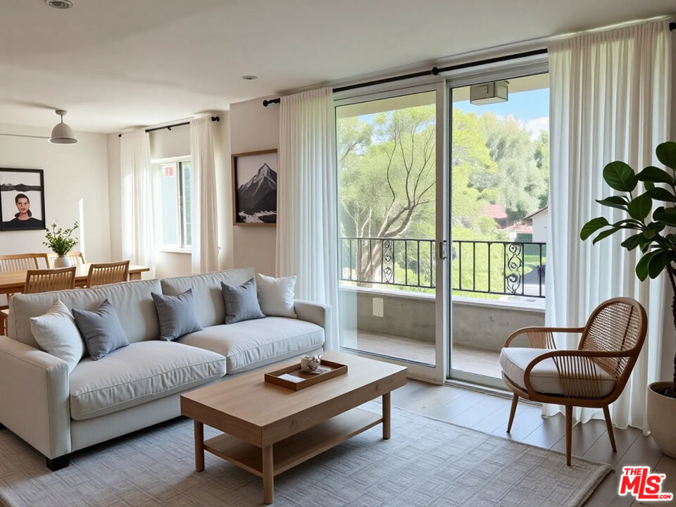 10707 Camarillo Street 117