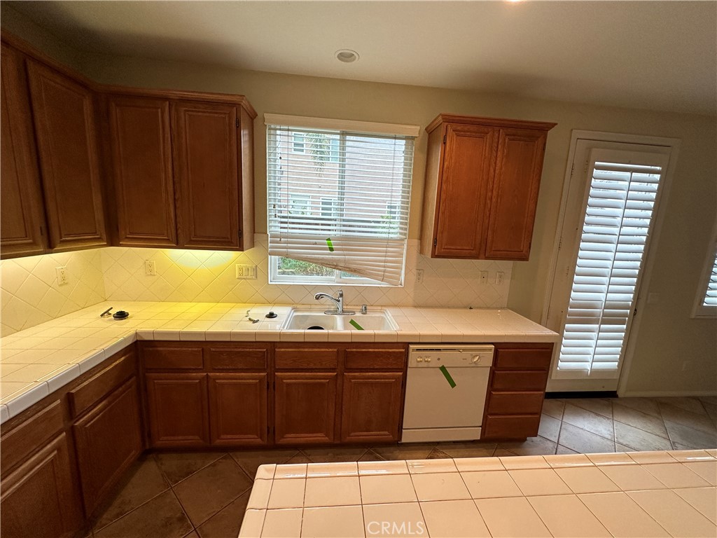 7552 Corona Valley Avenue