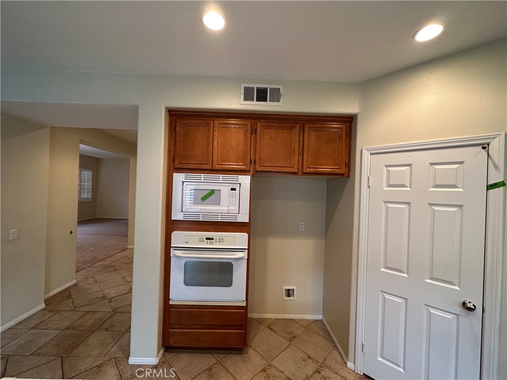 7552 Corona Valley Avenue