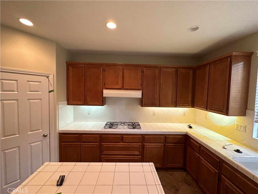 7552 Corona Valley Avenue