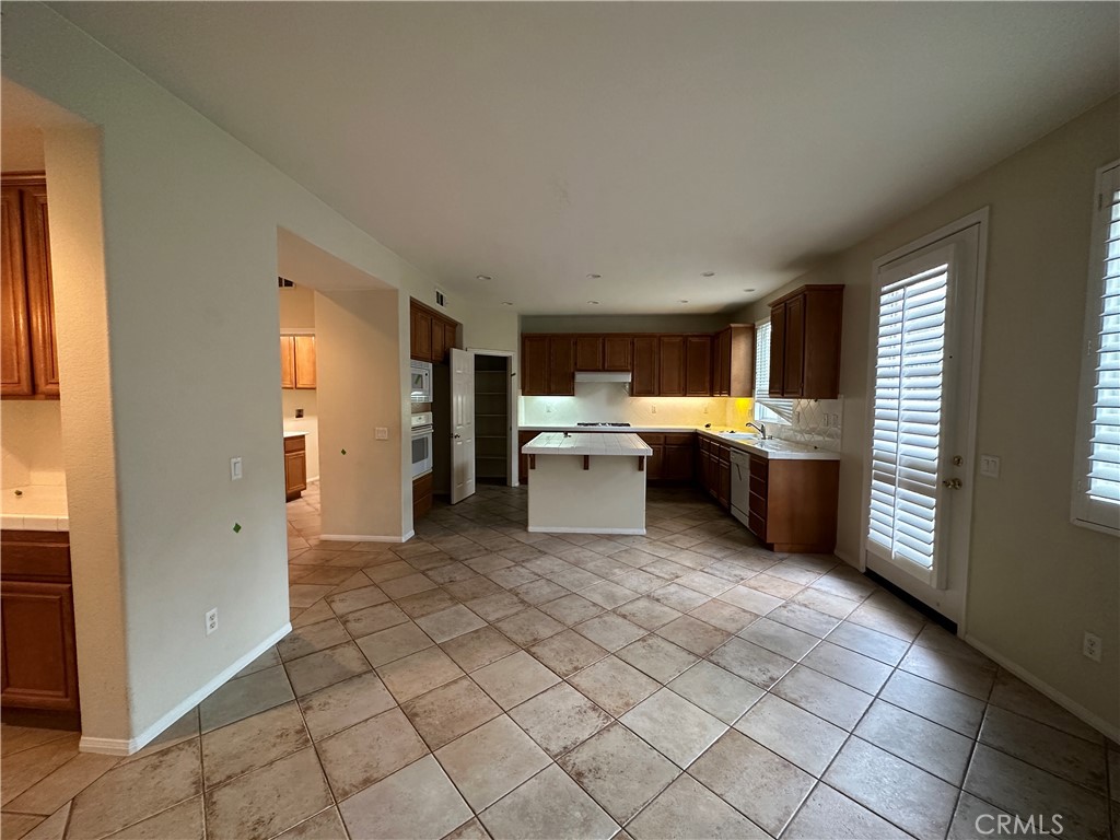 7552 Corona Valley Avenue