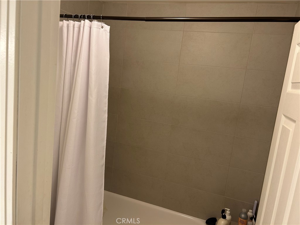 3354 Darby Street 422