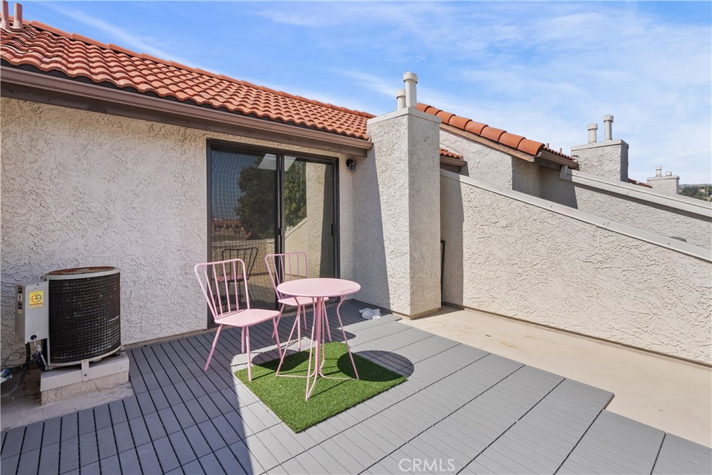 18006 River Circle 9