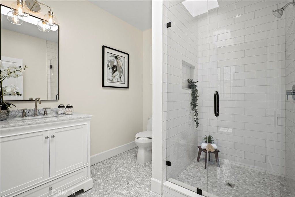 10906 Winnetka Avenue