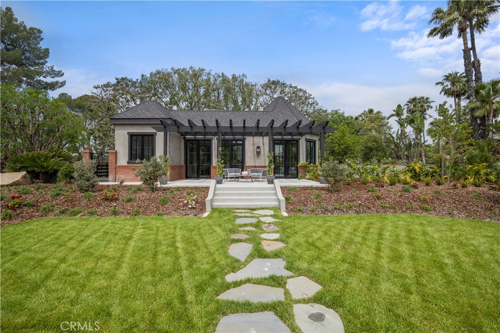 10906 Winnetka Avenue