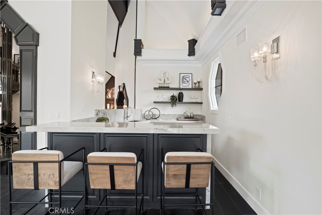 10906 Winnetka Avenue