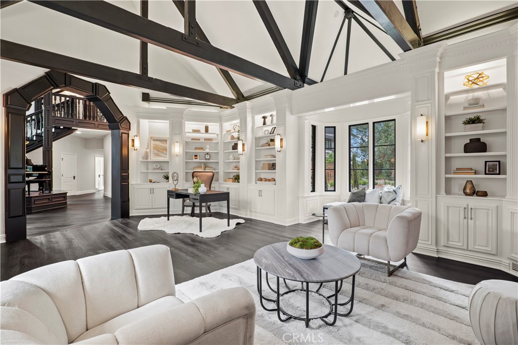 10906 Winnetka Avenue