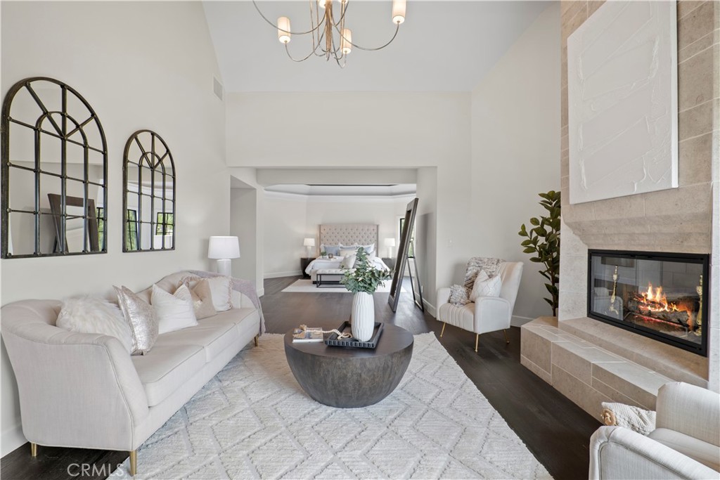 10906 Winnetka Avenue