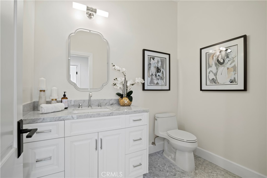 10906 Winnetka Avenue