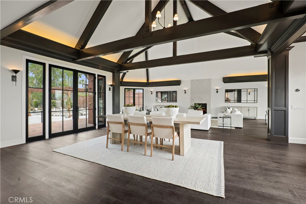 10906 Winnetka Avenue