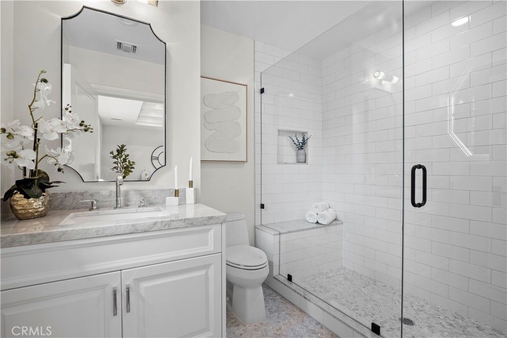 10906 Winnetka Avenue