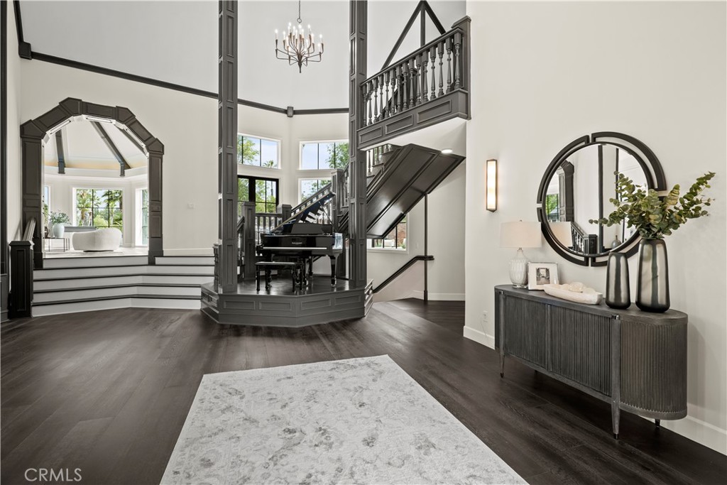 10906 Winnetka Avenue