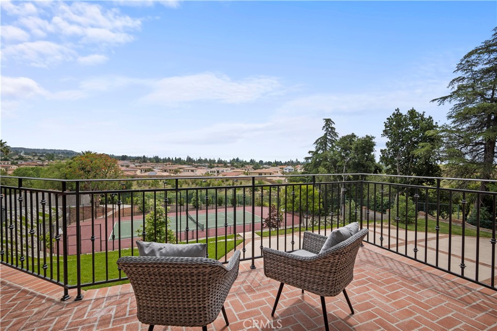 10906 Winnetka Avenue