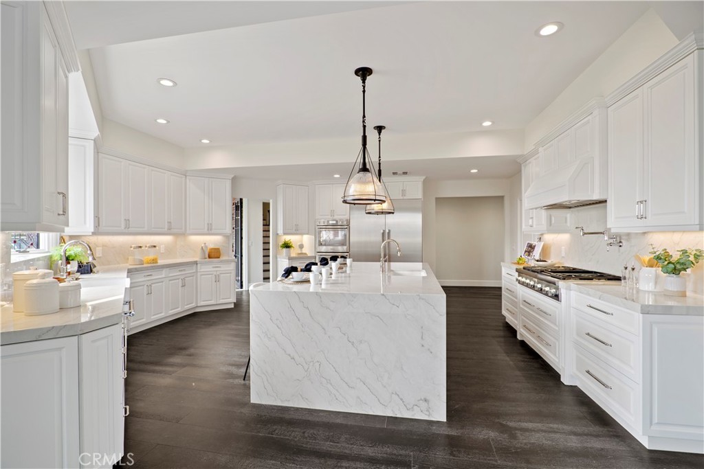 10906 Winnetka Avenue