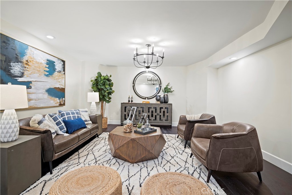 10906 Winnetka Avenue