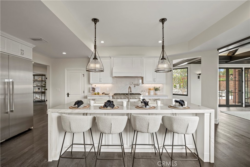 10906 Winnetka Avenue