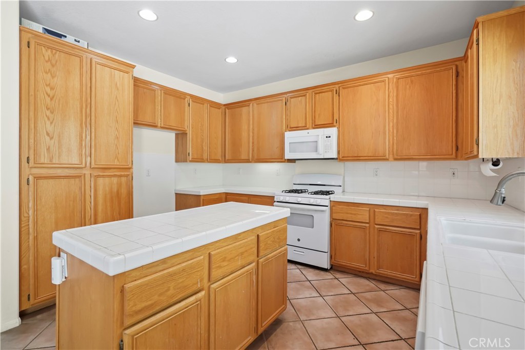 28445 Silverking Trail