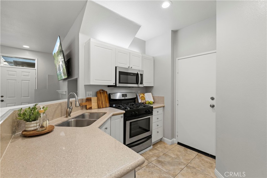 26955 Hillsborough 60