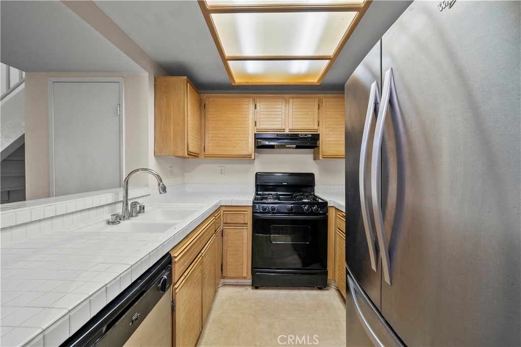 24143 Del Monte Drive 282