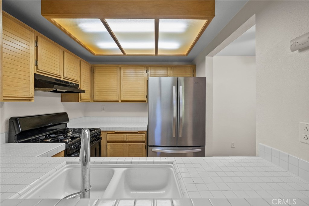 24143 Del Monte Drive 282